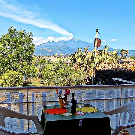 Casa Del Sole Con Vista Sull'etna A 200 Mt Dal Mare